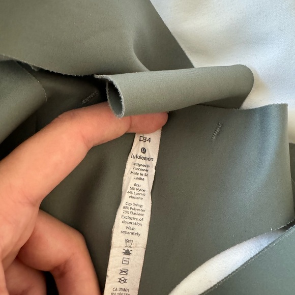 Lululemon sports bra - Picture 4 of 4